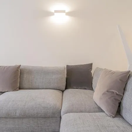Apartment Modern Stylish In Como