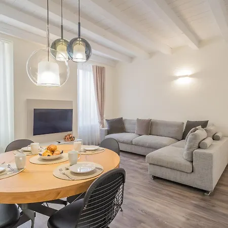 Apartment Modern Stylish In Como